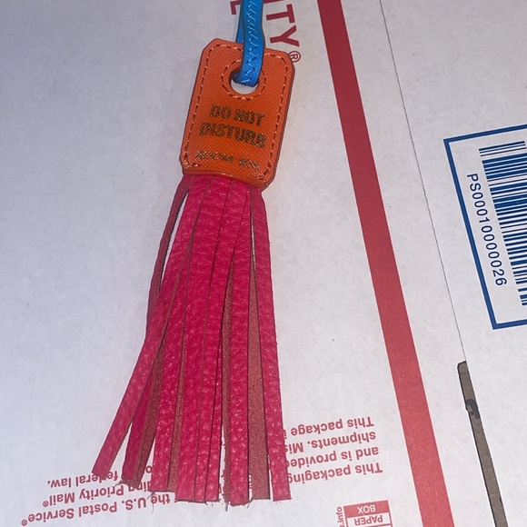 Vintage juicy contour Y2K wristlet/handbag with pink/orange tassel zipper pouch - Picture 3 of 17